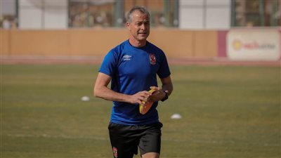 «بينكيل» يُجهز اللاعبين بدنيًا لمواجهة الاتحاد