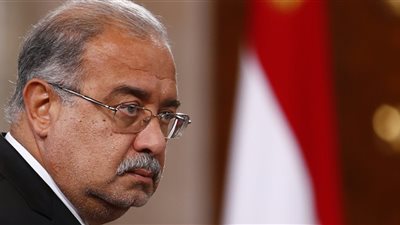 شريف إسماعيل يبحث مع وزير الاقتصاد الياباني مشروعات الكهرباء المشتركة