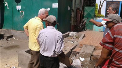 محافظ بورسعيد يتفقد عددا من الأحياء