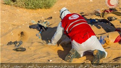 «الهلال الأحمر» يكشف تفاصيل وفاة 19 مصريا بالصحراء الليبية