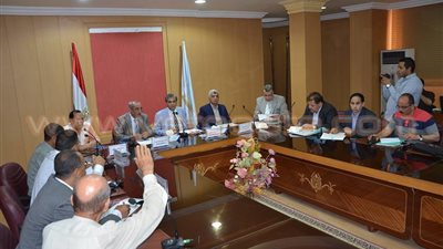 بالصور.. وزير البيئة: نستهدف تدوير 10 آلاف طن قش أرز