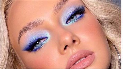 الجينز بلونين والإيشادو الملون من ترندات موضة صيف ٢٠٢١ | صور