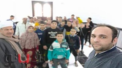 متعود على كده.. قصة قبطي يتبرع بفرش وساعات حائط لمساجد بالشرقية | صور