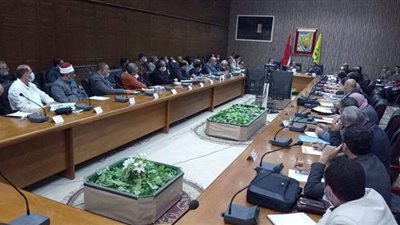 محافظ شمال سيناء يشدد على سرعة الانتهاء من مشروعات الخطة الاستثمارية