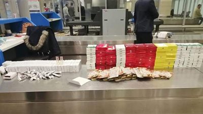 إحباط تهريب مستحضرات تجميل بحوزة راكب بمطار القاهرة