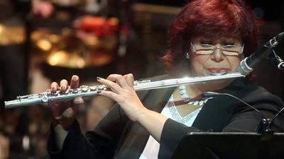 احتفالاً بعيدها.. إيناس عبد الدايم تهدي مقطوعة موسيقية للمرأة المصرية