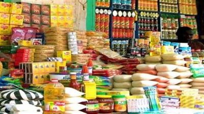 ضبط 4 أطنان سلع غذائية و2980 عبوة شيكولاتة مجهولة المصدر في مصنع بالقاهرة