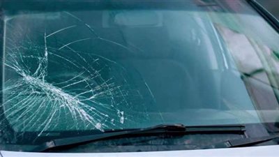 مخاطر تهشم زجاج السيارة الأصلي والتجاري.. والفرق بينهما