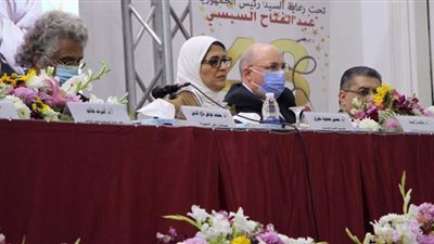 وزيرة الصحة: إتاحة الدراسات العليا لجميع الأطباء | صور