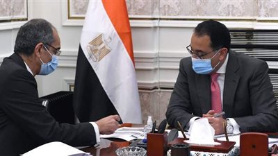 رئيس الوزراء يعلن إقامة مجمع خدمات حكومية في قري مبادرة 