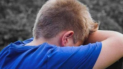 كشف خيانتها لوالده.. روسية تحرق طفلها بصب الوقود في فمه