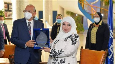 مصر للطيران تكرم الأمهات المثاليات والفنانة مديحة حمدي