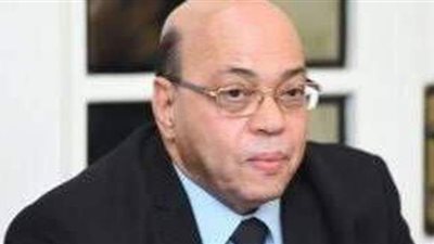 وزيرة الثقافة تنعى الدكتور شاكر عبد الحميد وزير الثقافة الأسبق