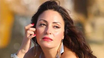 نرمين الفقي تكشف عن عمرها الحقيقي وسر جمالها: مليش في عمليات التجميل | فيديو