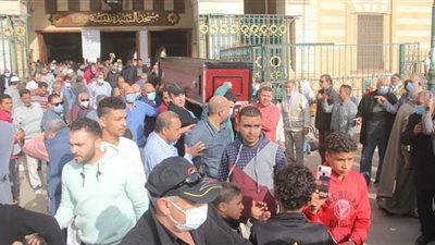 تشييع جثمان المخرج رائد لبيب من مسجد السيدة نفيسة | صور