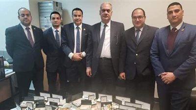 إحباط تهريب أقلام وساعات بـ ٣ ملايين جنيه بمطار القاهرة