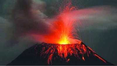 ثوران بركان في أيسلندا وتوقف حركة الطيران