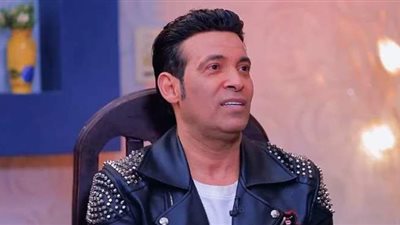 سعد الصغير يكشف سبب تقبيله قدم الراقصة شمس | فيديو