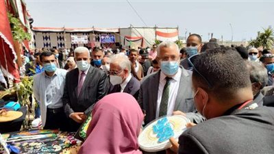 وزير الزراعة ومحافظ جنوب سيناء يفتتحان معرض المنتجات الغذائية والحرف والزهور بمدينة شرم الشيخ