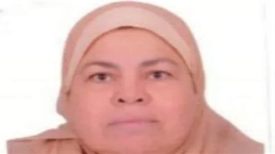 نهر عطاء لا ينضب.. قصة أم عانى أولادها الثلاثة من أمراض خطيرة بعد وفاة زوجها منذ 30 عاما.. وتؤكد: تكريم السيسي لي يغسل شقا السنين