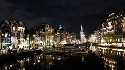 بخراطيم المياه.. الشرطة الهولندية تفرق محتجين على إجراءات كورونا