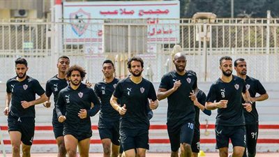 الكاف يخطر الزمالك بطاقم تحكيم مباراة تونجيت السنغالي