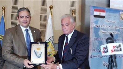 خلال احتفالات ذكرى تحرير طابا.. جنوب سيناء تكرم نقيب الإعلاميين