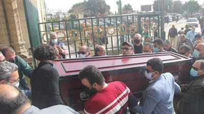 انهيار أسرة المخرج الراحل رائد لبيب عقب وصول الجثمان| صور