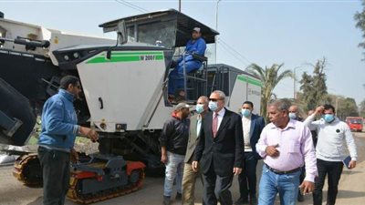 محافظ القليوبية يتفقد أعمال رصف خط 12 بتكلفة 20 مليون جنيه