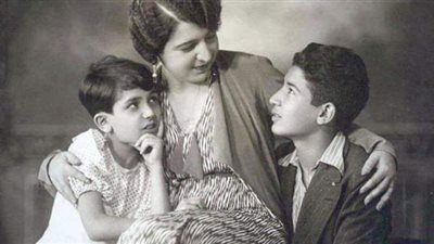 في عيدها.. الأم فى حياة مشاهير الأدب والفن