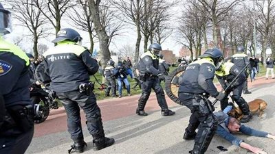 اعتقال عشرات المحتجين على الإجراءات التقييدية ضد كورونا بهولندا