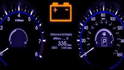 خلل في دائرة الشحن.. أسباب إضاءة لمبة البطارية بعد تشغيل المحرك