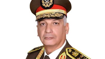 وزير الدفاع يكرم قادة القوات المسلحة المحالين للتقاعد| فيديو