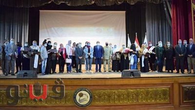 رئيس جامعة بني سويف يكرم الأمهات المثاليات: نسعى لإعلاء القيم الإنسانية
