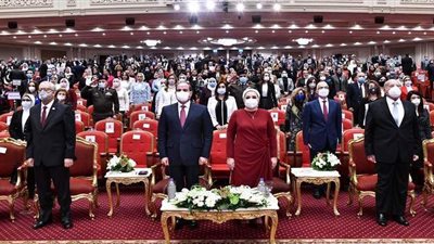الأم المثالية بالمنوفية تكشف ما قاله السيسي لها | فيديو