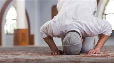 هل يجوز جمع الصلاة أو قصرها للمقيم؟.. دار الإفتاء تجيب