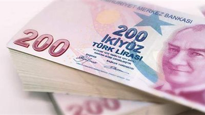 بداية سيناريو كارثي.. انتكاسة تاريخية لليرة التركية بعد إقالة محافظ البنك المركزي
