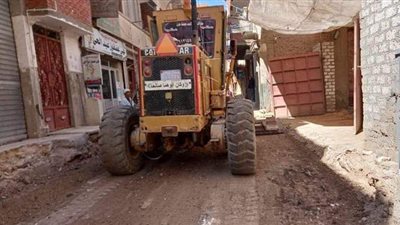 طرق المنيا: بدء أعمال رصف 24 شارعا بأبو قرقاص