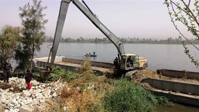 إزالة تعديات على أراضي النيل بأسيوط
