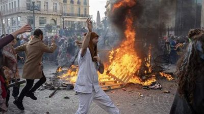 الشرطة الفرنسية تستخدم الغاز المسيل للدموع لفض احتفال بمرسيليا