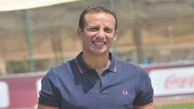 عبد الحفيظ وتوفيق وبيبو في الإمارات لاختيار التصميمات الجديدة لملابس فريق الكرة