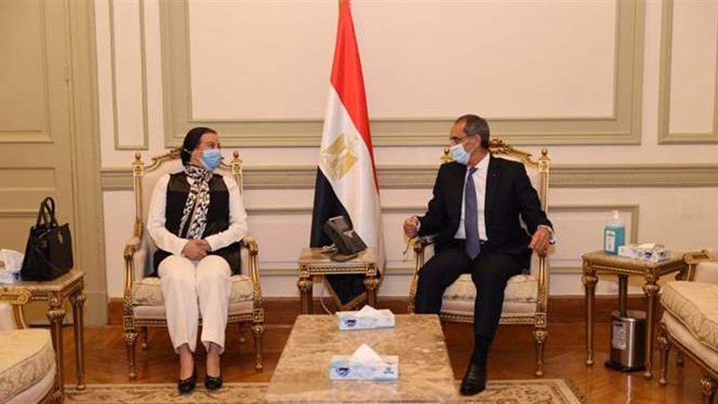 وزير الإتصالات ووزيرة