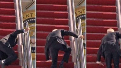 مصاب بالخرف ومش هيكمل.. تعليق جديد من ترامب على سقوط بايدن خلال صعوده الطائرة