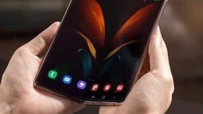 سامسونج تسعى لتطوير هاتف ذي طي مزدوج.. اعرف التفاصيل