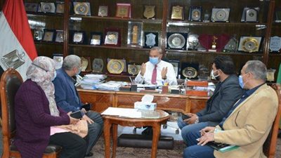 محافظ القليوبية يناقش تطوير محطة قطار بنها