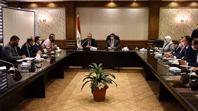 وزير الرياضة يبحث آخر استعدادات بطولة العالم للسلاح | صور