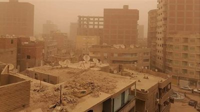 عاصفة ترابية تغطي سماء المنيا | فيديو وصور