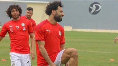 قميص بدون رعاة.. محمد صلاح يثير جدلا جديدا في معسكر المنتخب