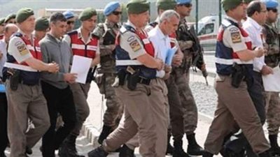 القبض على 123 ضابطا تركيا في الخدمة بتهمة الانقلاب