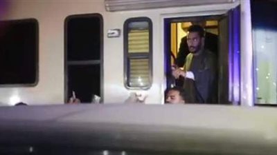 شاهد.. استقبال الجمهور لـ محمد رمضان بالإسكندرية أثناء تصوير مسلسل موسى